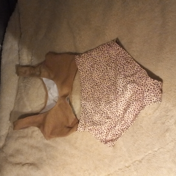 Cut Out One Piece Swimsuit - SHEIN - Picture 4 of 5